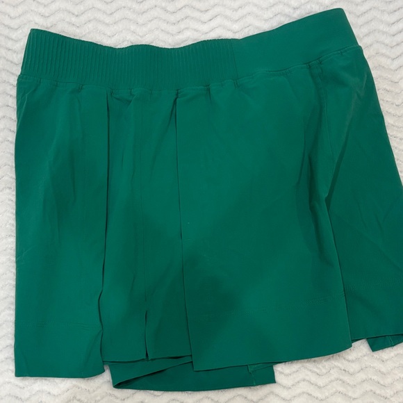 Lululemon stretch woven relaxed kelly green Athletic Shorts - Picture 2 of 9